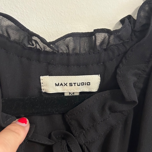 Max Studio Black Flowy Sleeveless Blouse - Picture 2 of 3